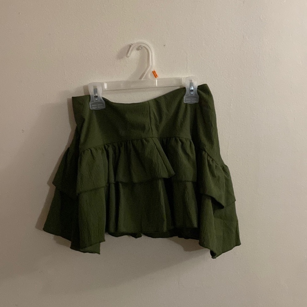 Green skirt(shorts underneath)